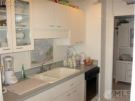 Immaculate updated kitchen