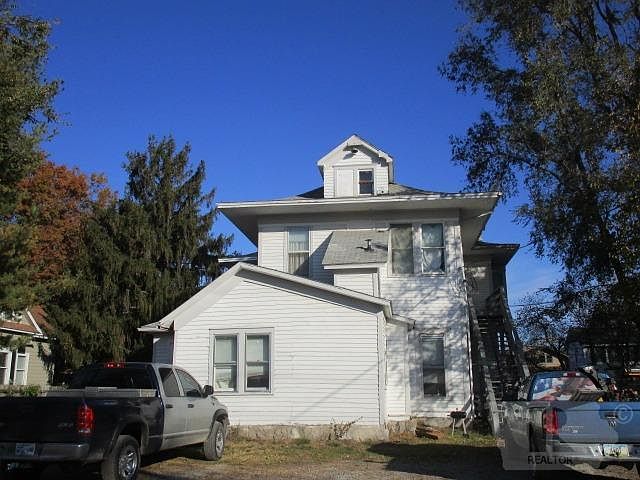 2nd image of 202 W Washington Ave