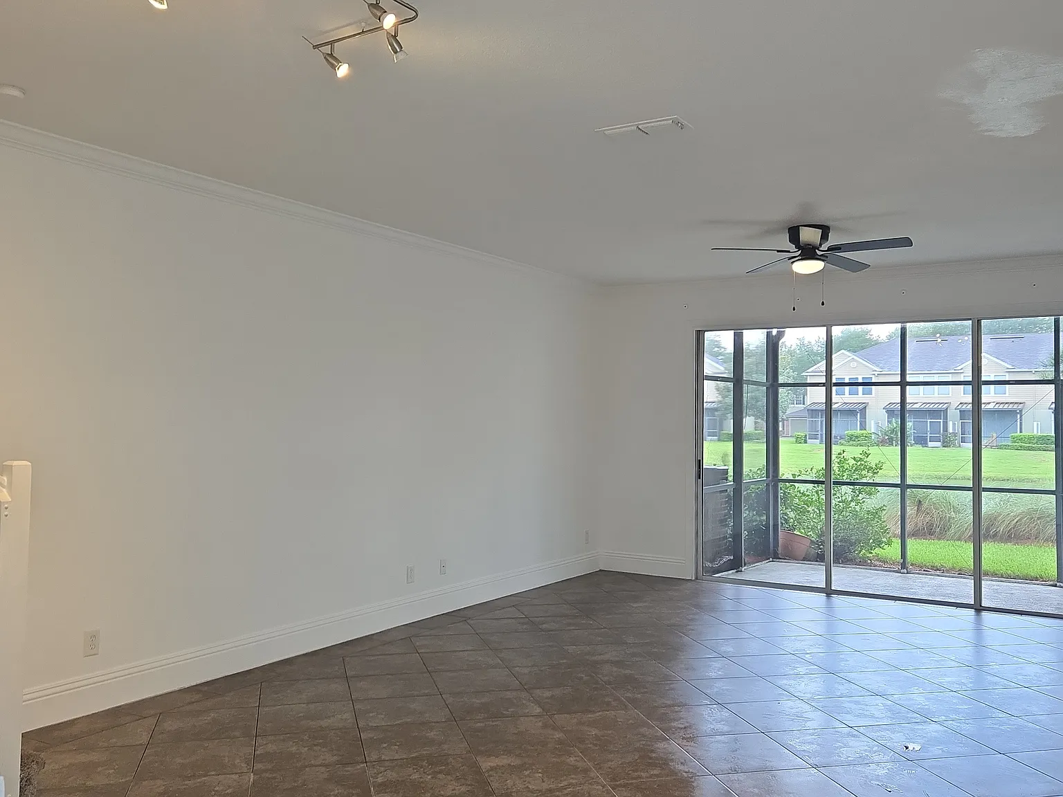 7504 Red Crane Ln — Photo 4