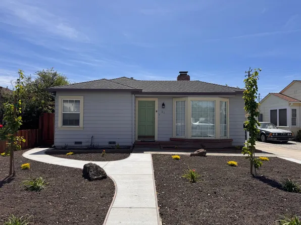 21 Orange Dr, Salinas, CA 93901