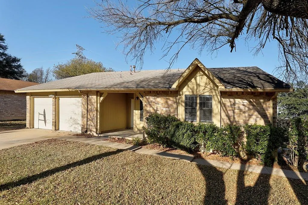 4 bed, 2.0 bath, 1537 sqft, $2,050 — Photo 2