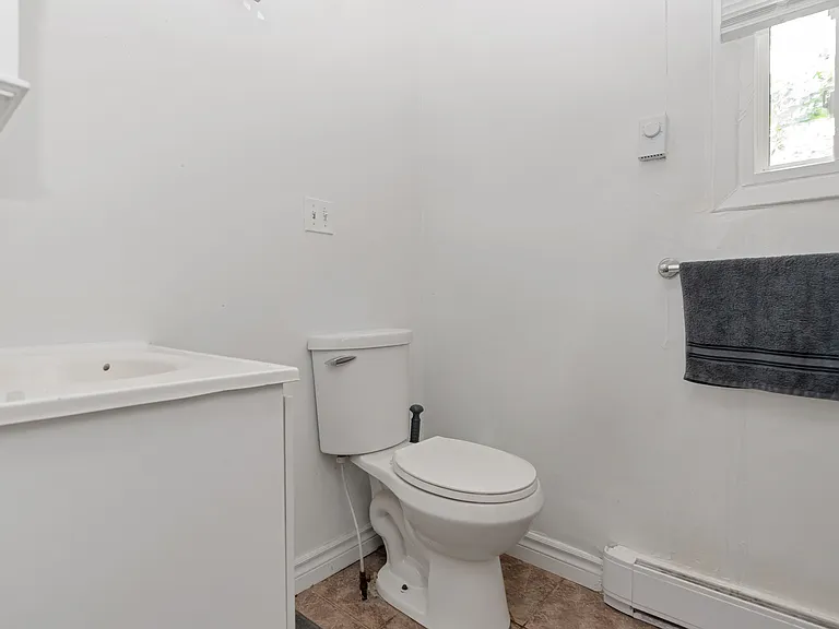 33 Grove St — Photo 13