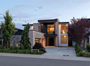 1424 Pinehurst Pl, Langford, BC V9B 3S3