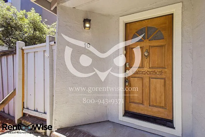 2 bed, 2.5 bath, 1370 sqft, $5,300 — Photo 2