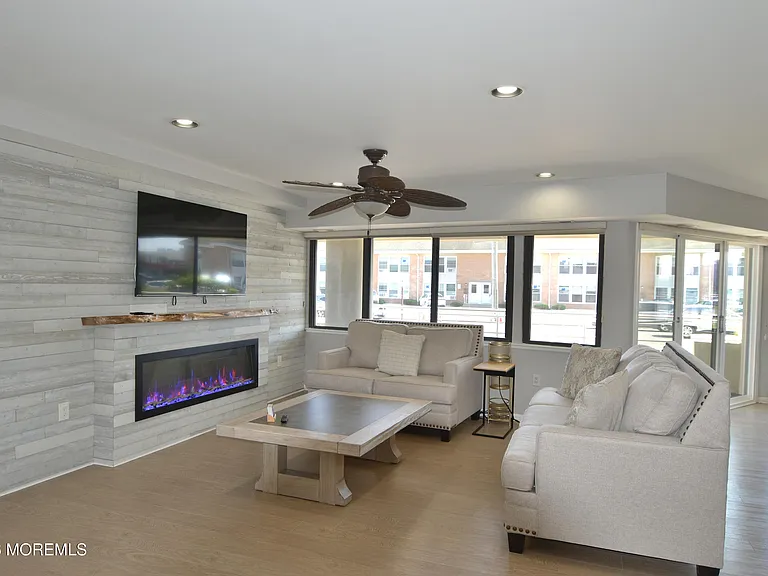 525 Ocean Blvd #106 — Photo 10