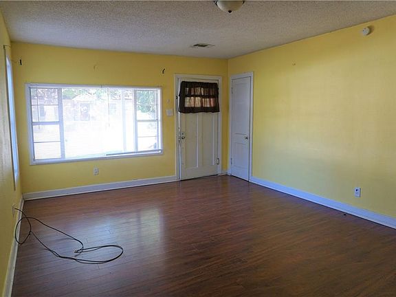 4th image of 3636 Wilma Ave
