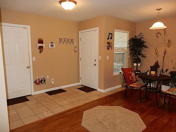 2nd image of 6994 Aspen Point Ct