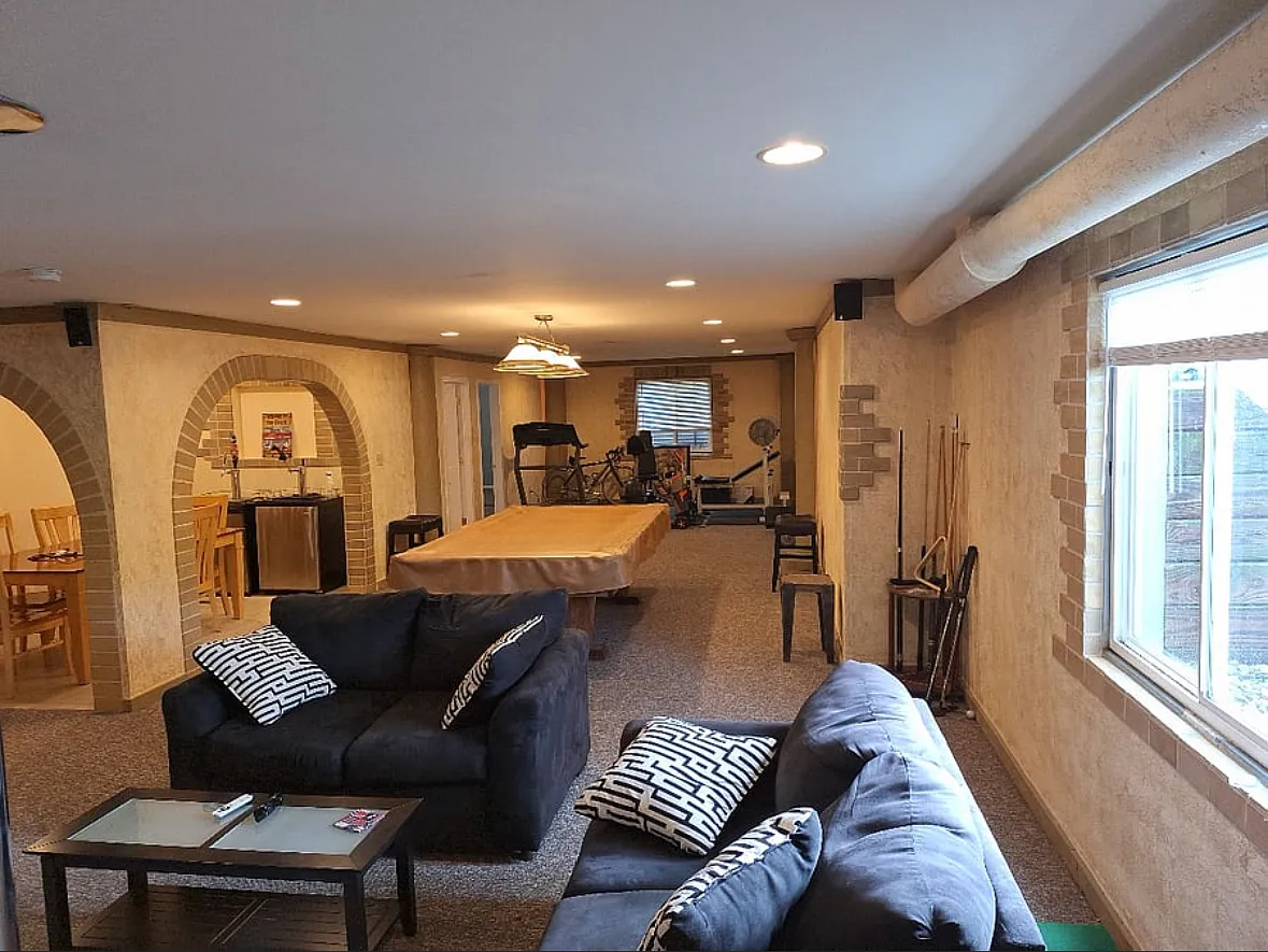 5 bed, 4636 sqft, $1,000 — Photo 3