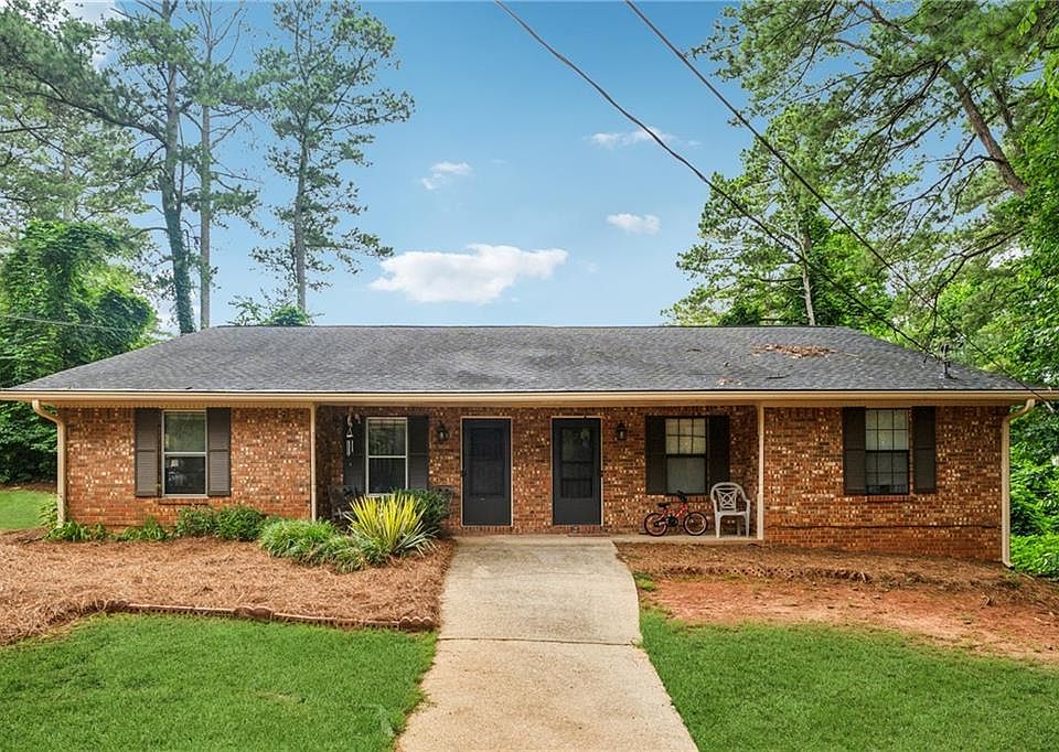 1st image of 807 Charleston Ct