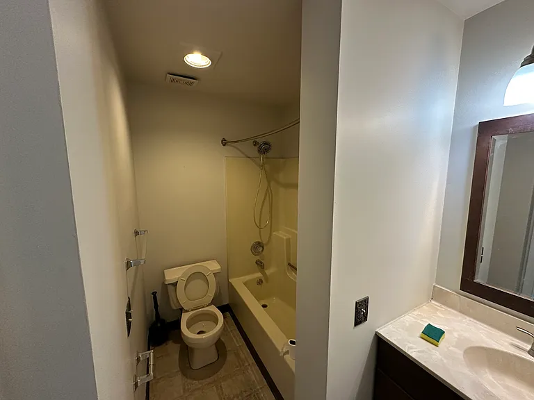 300 Waters Edge Dr #300 — Photo 10