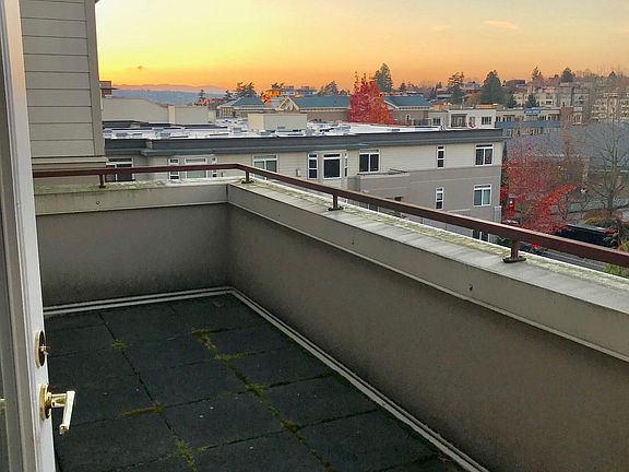 4th image of 122 State St S APT 305E