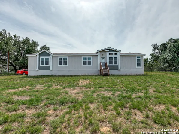 188 Camryn, Poteet, TX 78065