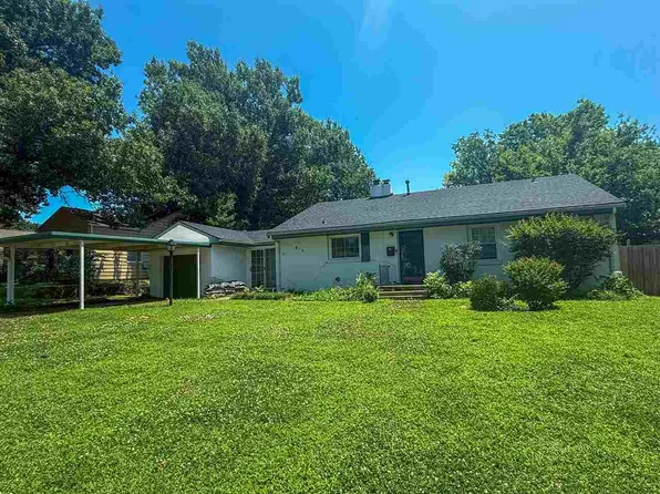 815 N 4th St, Ponca City, OK 74601