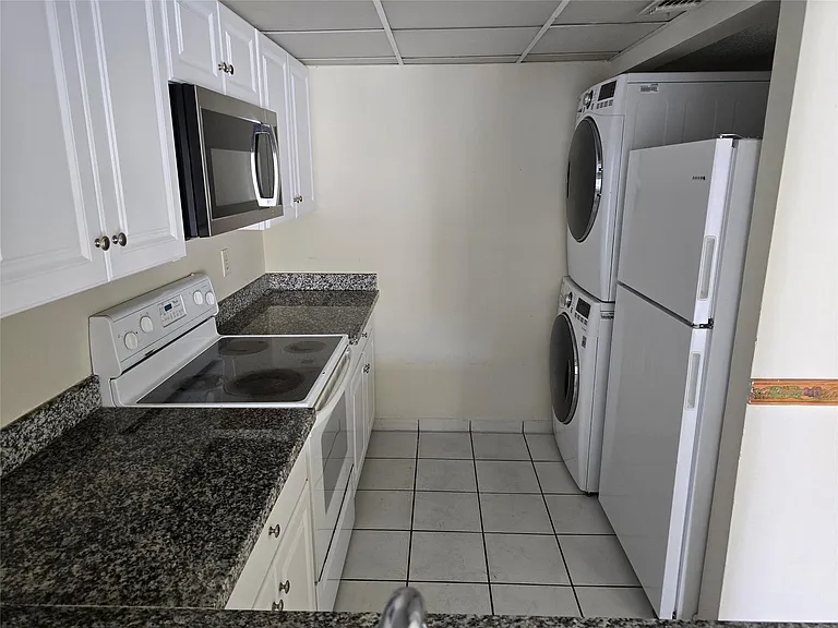 10050 Winding Lake Rd #103 — Photo 3