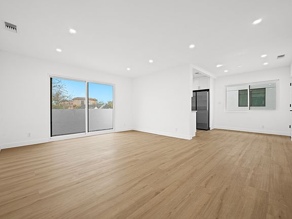 2nd image of 1546 S Hayworth Ave #3
