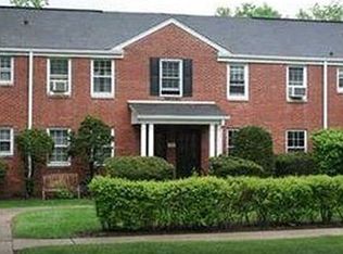 834 Thorn St APT 21, Sewickley, PA 15143