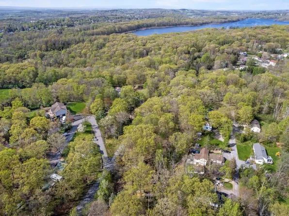 60 Glenmere Homesites Road, Florida, NY 10921