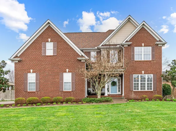 2848 Kaye Dr, Thompsons Station, TN 37179