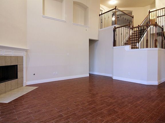 3rd image of 26124 Queens Glen Dr