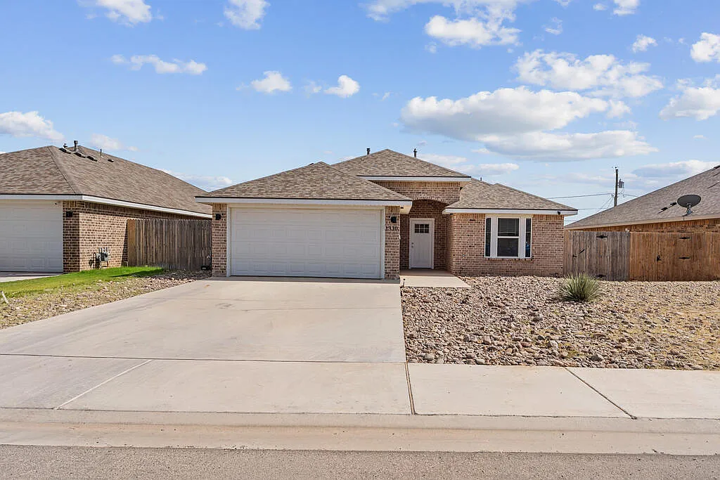 3 bed, 2.0 bath, 1504 sqft, $2,500 — Photo 1