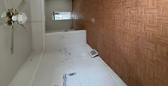 2nd image of 5500 W Warwick Ave