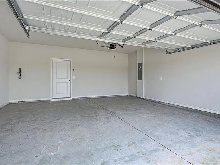 2238 Ashton Dr — Photo 23