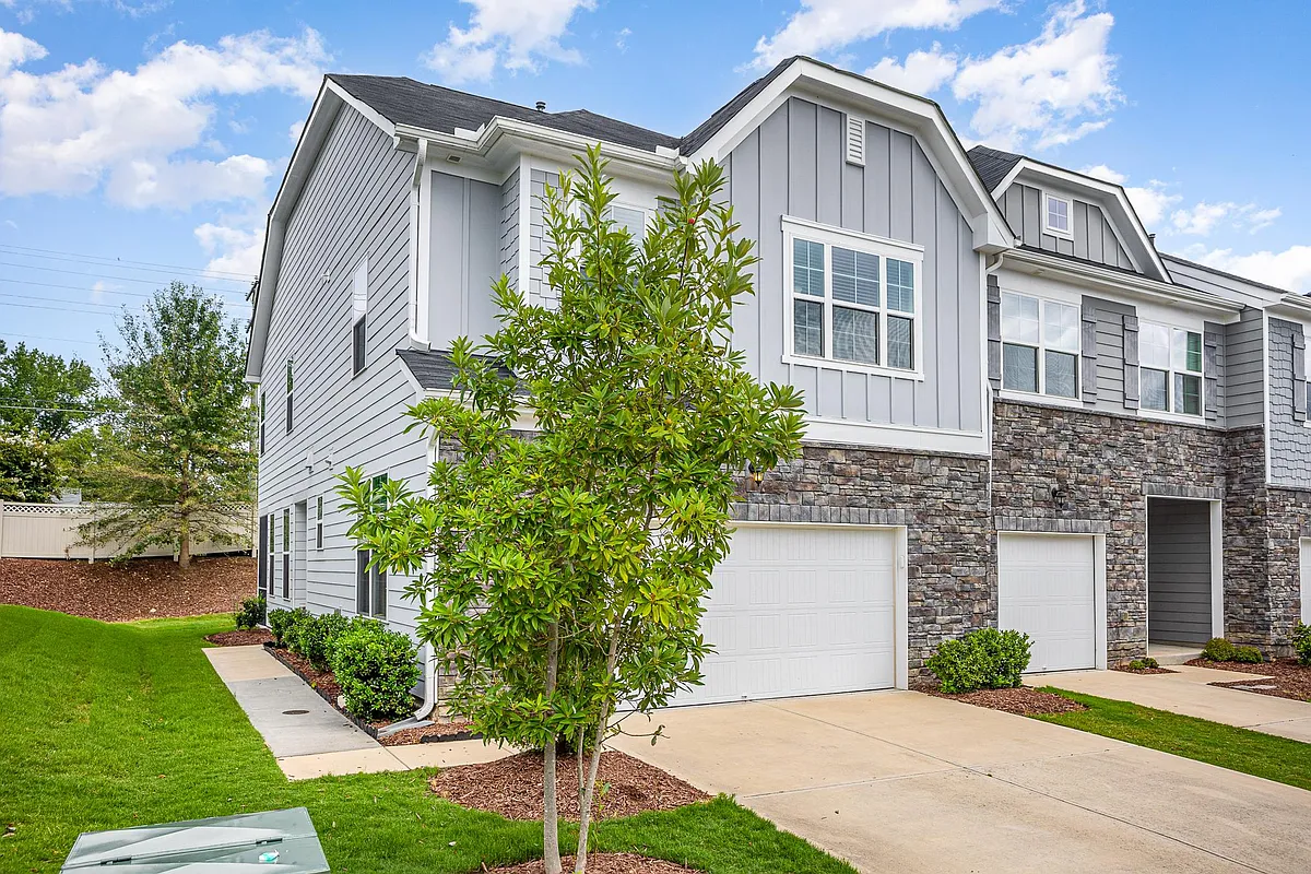 Building Photo - 836 New Derby Ln