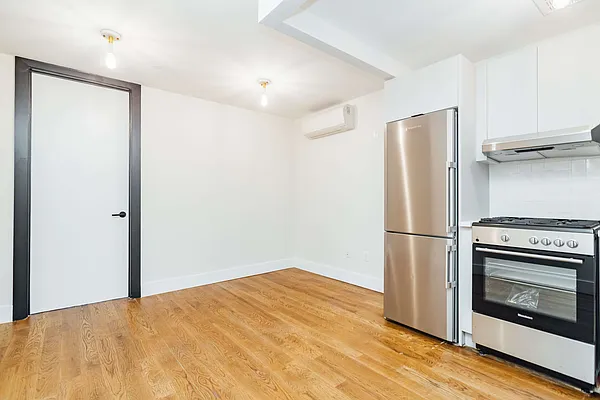 Rented by Nooklyn NYC LLC | media 4