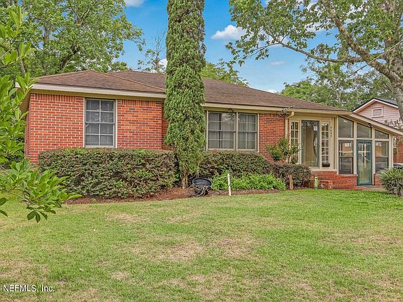 2nd image of 4642 BIRCHWOOD Avenue