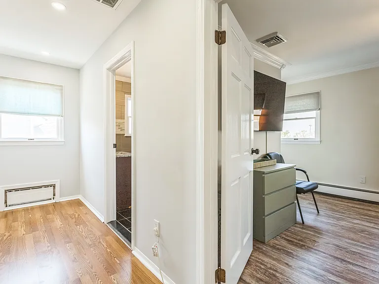 55 West Ave — Photo 3