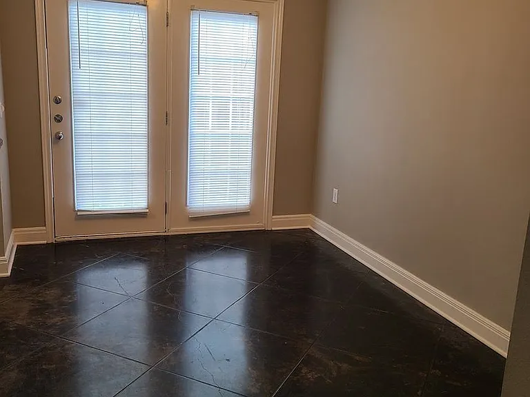 2111 Raguet St #1-10 — Photo 12