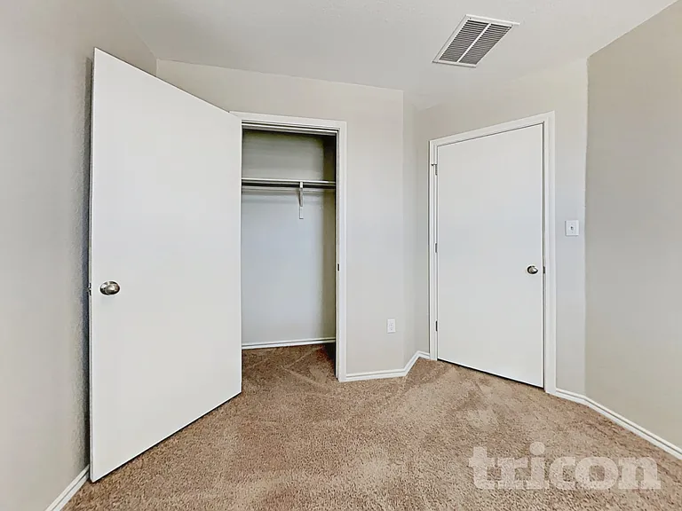 15102 Verela Dr — Photo 8