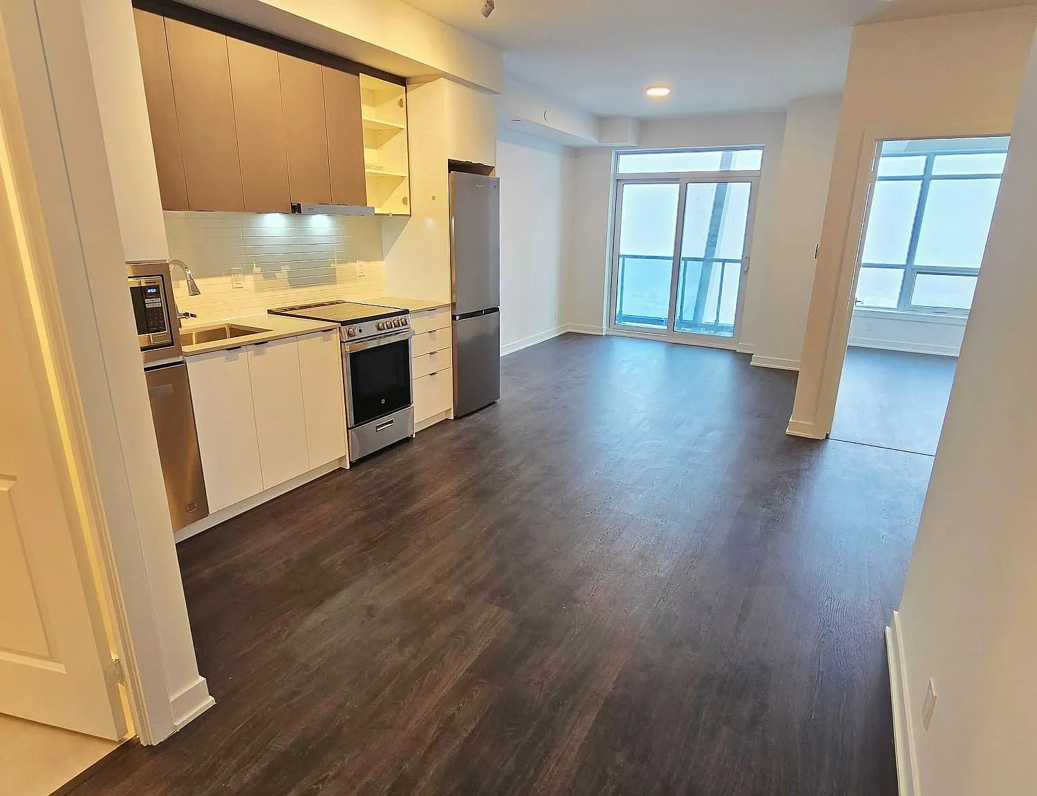 2 bed, $2,400 — Photo 1