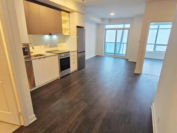 30 Upper Mall Way, Vaughan, ON