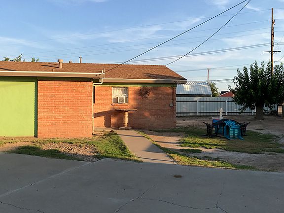 2nd image of 2217 Country Club Dr