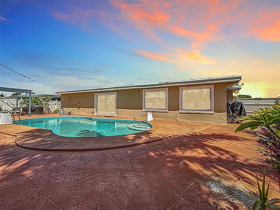2nd image of 2327 Edgewater Drive