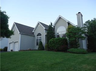 5 Commander Patrick Dunn Ct, Fords, NJ 08863