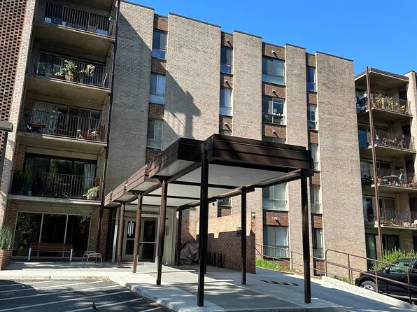 511 1st St N APT 306, Charlottesville, VA 22902