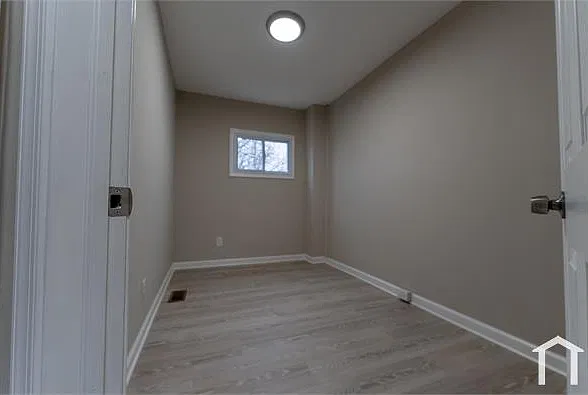 3 bed, 1200 sqft, $2,100 — Photo 3