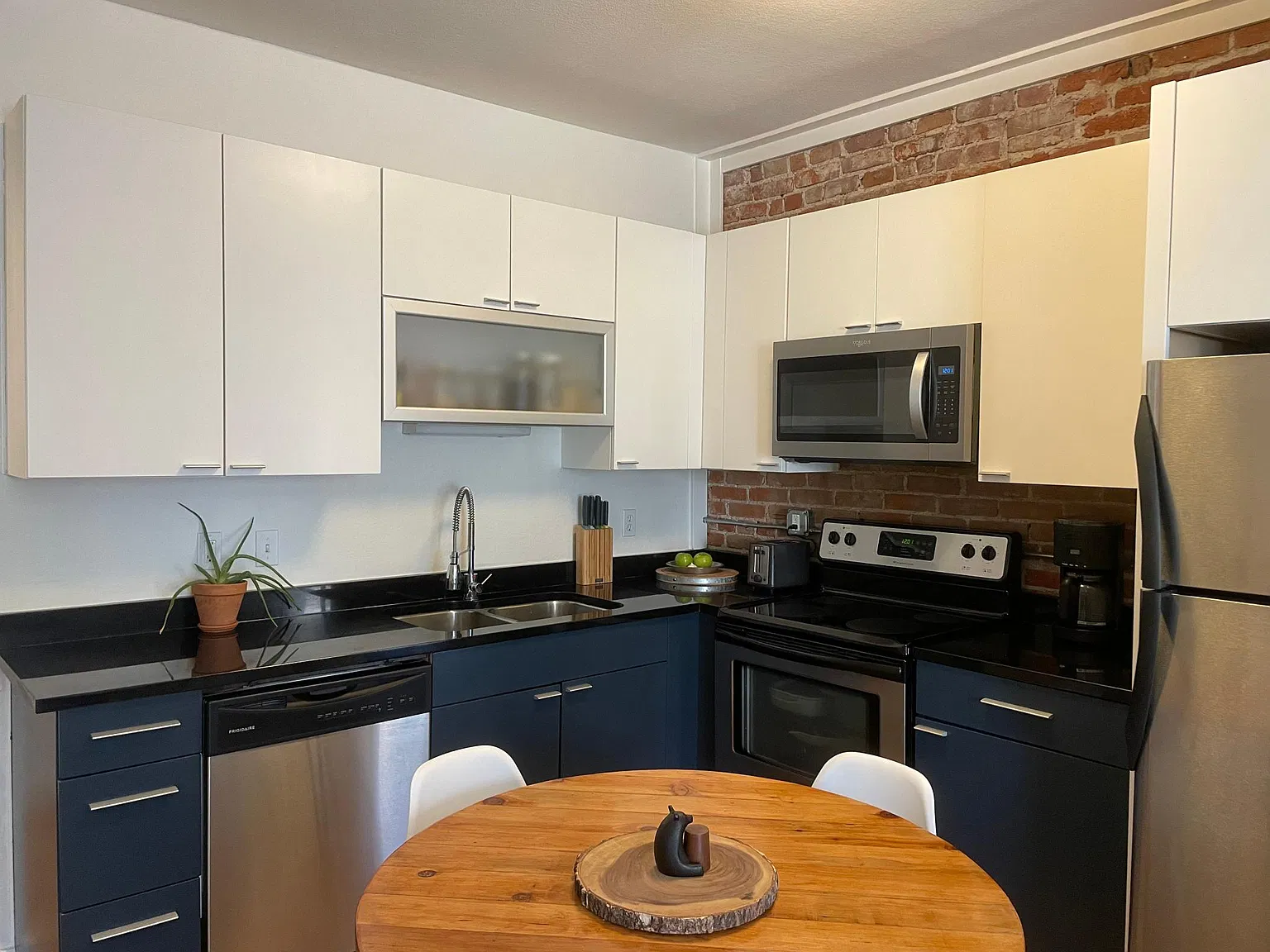 1 bed, 600 sqft, $1,600 — Photo 3