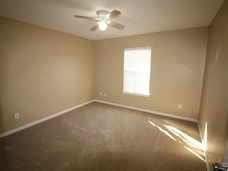 1100 Freeboard Blvd — Photo 17