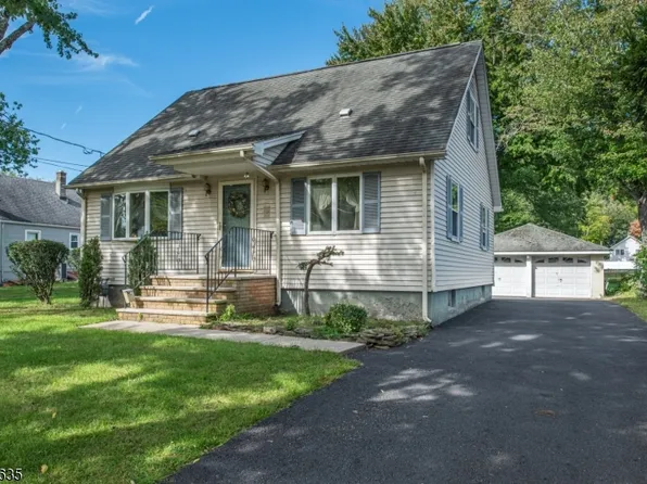 97 Van Dam Ave, Bloomingdale Boro, NJ 07403