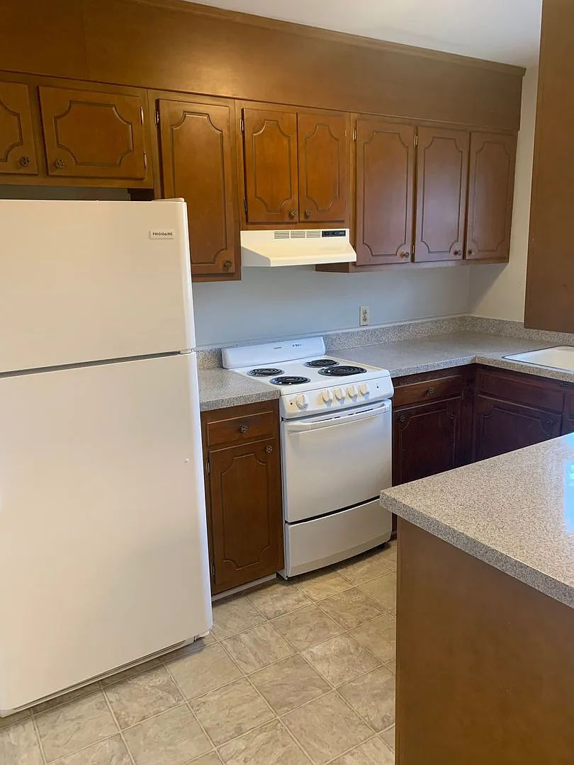 1194 W. Fourth Street Apt C — Photo 4