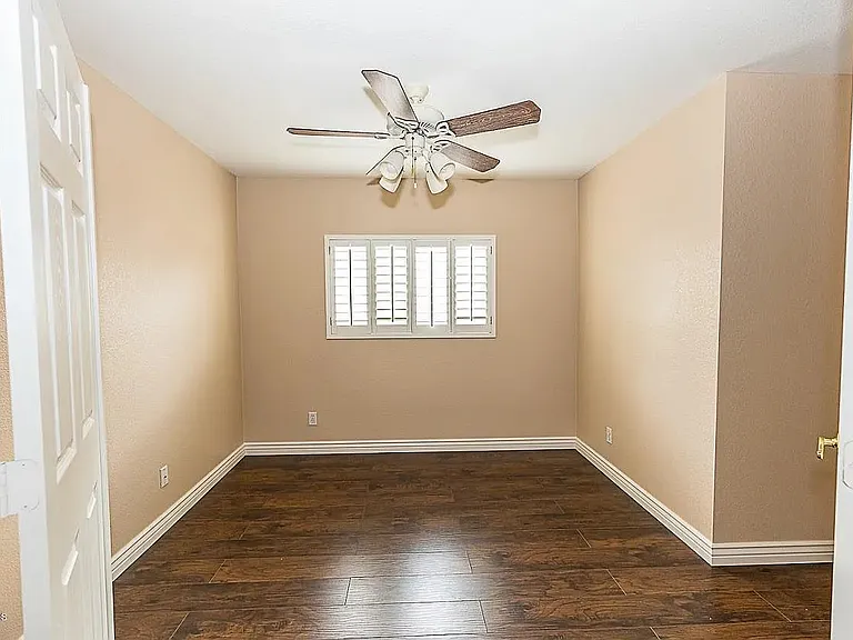 465 W Midland Ln — Photo 19