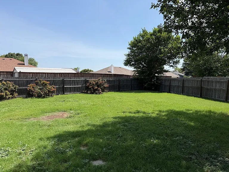 917 Dawson St — Photo 33