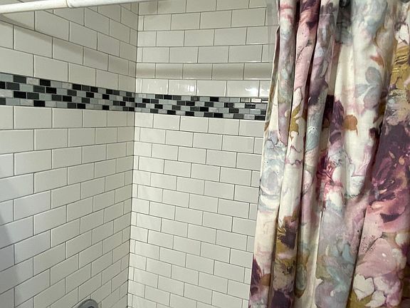 4th image of 1414 Virginia Ave