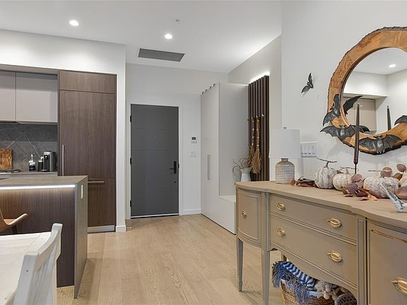 2nd image of 2000 Hannington Rd #1504