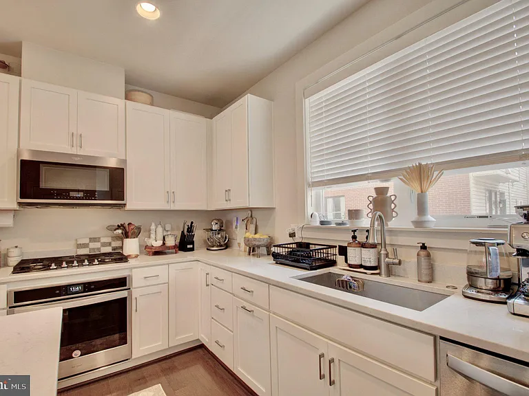 8078 Tribeca St — Photo 12