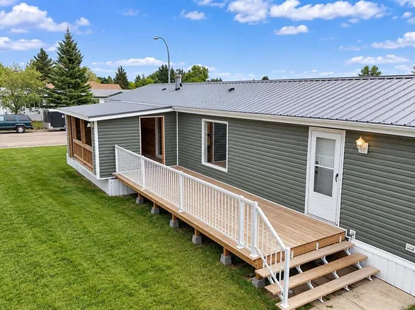 6506 E 52nd St, Ponoka, AB T4J 1E2