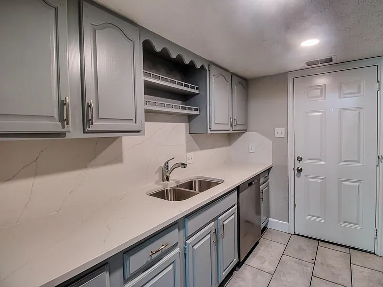 6393 S Briar Bayou Dr — Photo 3